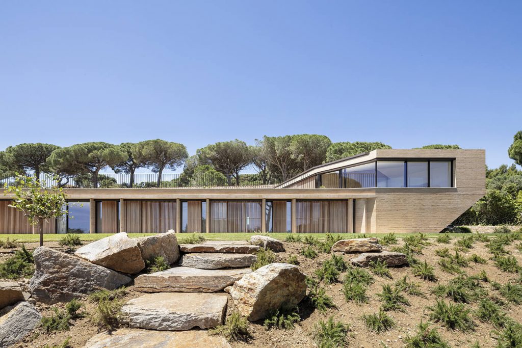 001-villa-varoise-nadaaa-1024x683 001-villa-varoise-nadaaa-1024x683 Architectural landscapes: Four of the most inspiring projects 001 villa varoise nadaaa 1024x683