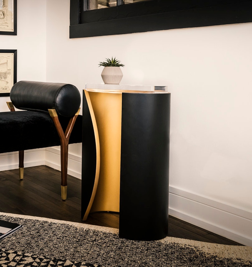 Donna Mondi Interior Design: Indulge Luxury with Chicago Vibes setting 1 seat 1copy 1 1