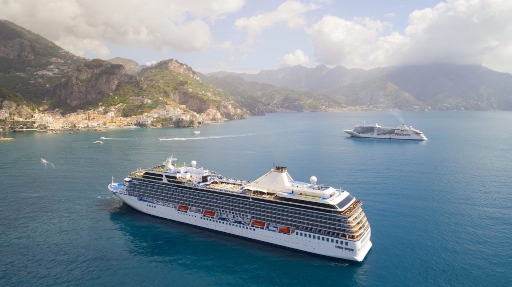 global services Global Services: Shaping the Future of Business Commercial Cruise Vessels 1024x575