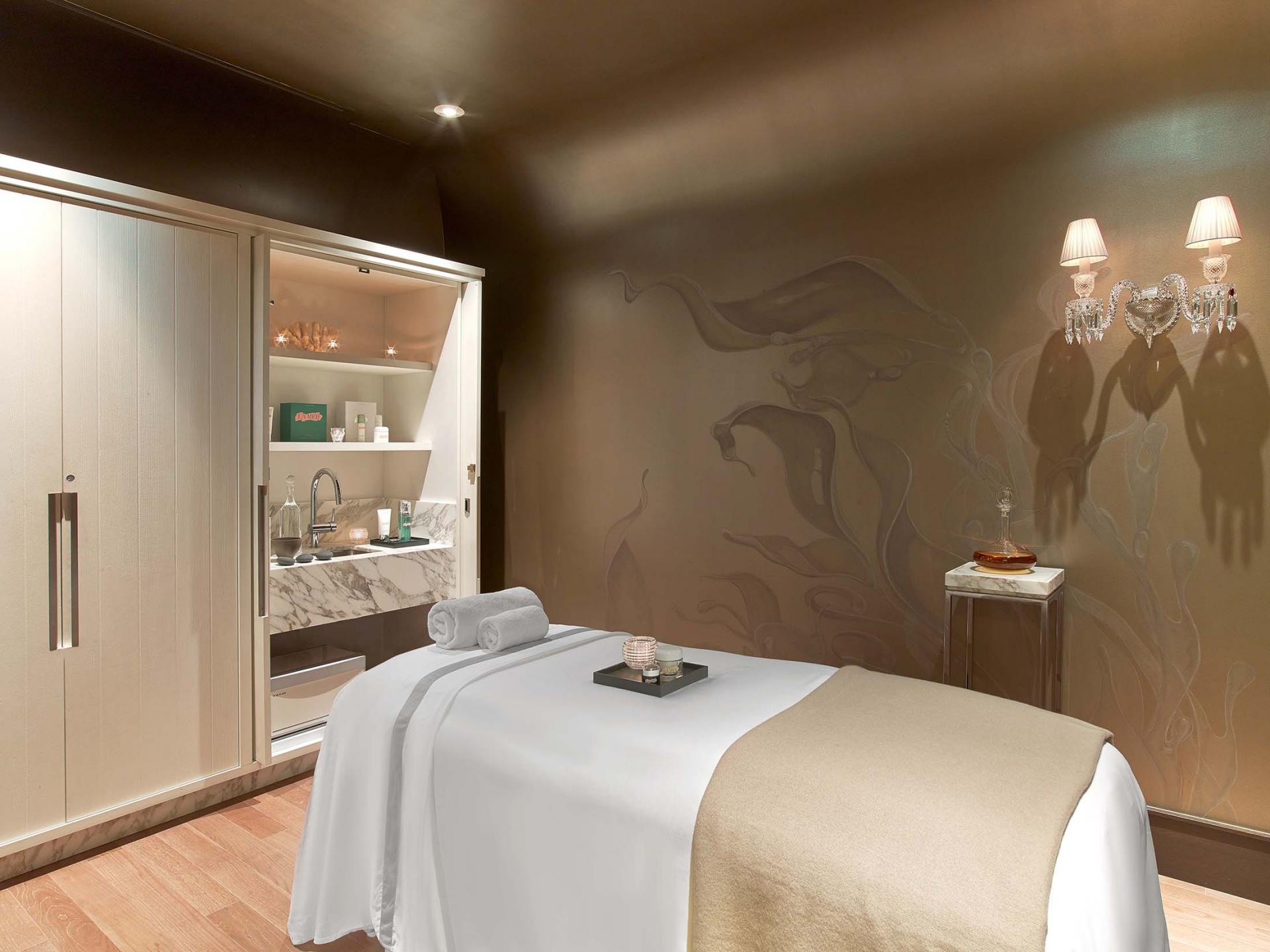 Spa-de-La-Mer-at-Baccarat-Hotel-New-York-USA-1 Spa-de-La-Mer-at-Baccarat-Hotel-New-York-USA-1 The Top 5 Spas and Aesthetic Clinics Redefining Luxury The Top 5 Spas and Aesthetic Clinics Redefining Luxury Spa de La Mer at Baccarat Hotel New York USA 1