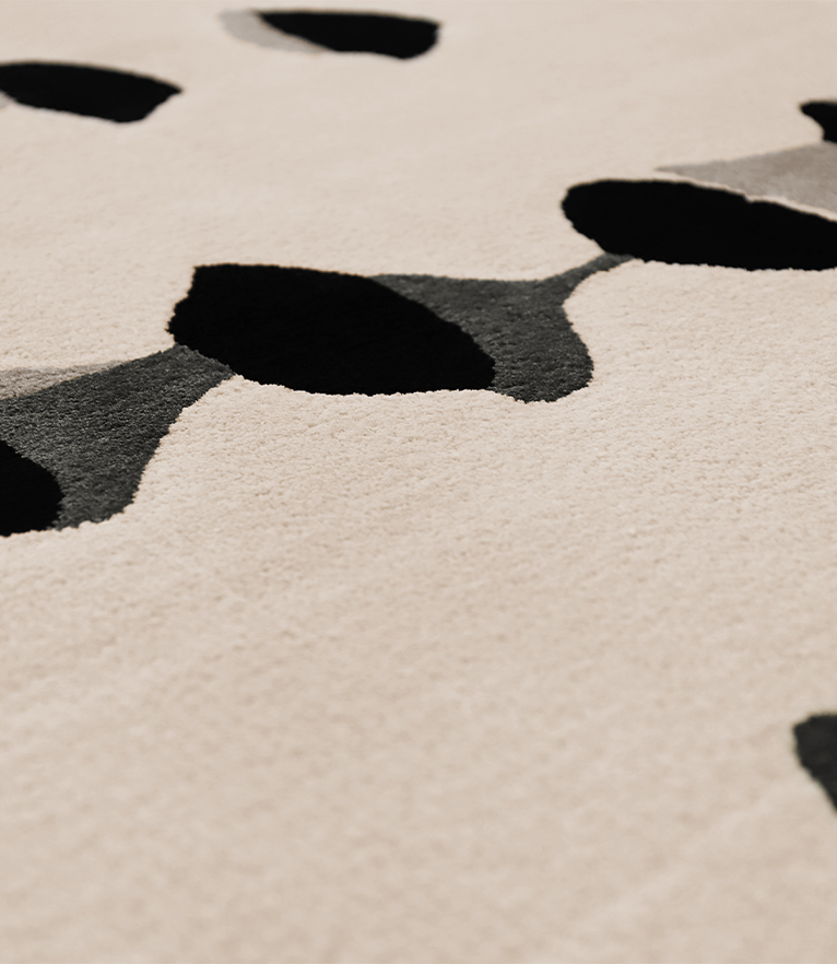 Mursi Rug - With Black Spots Hand-tufted Modern  Design - Home'Society