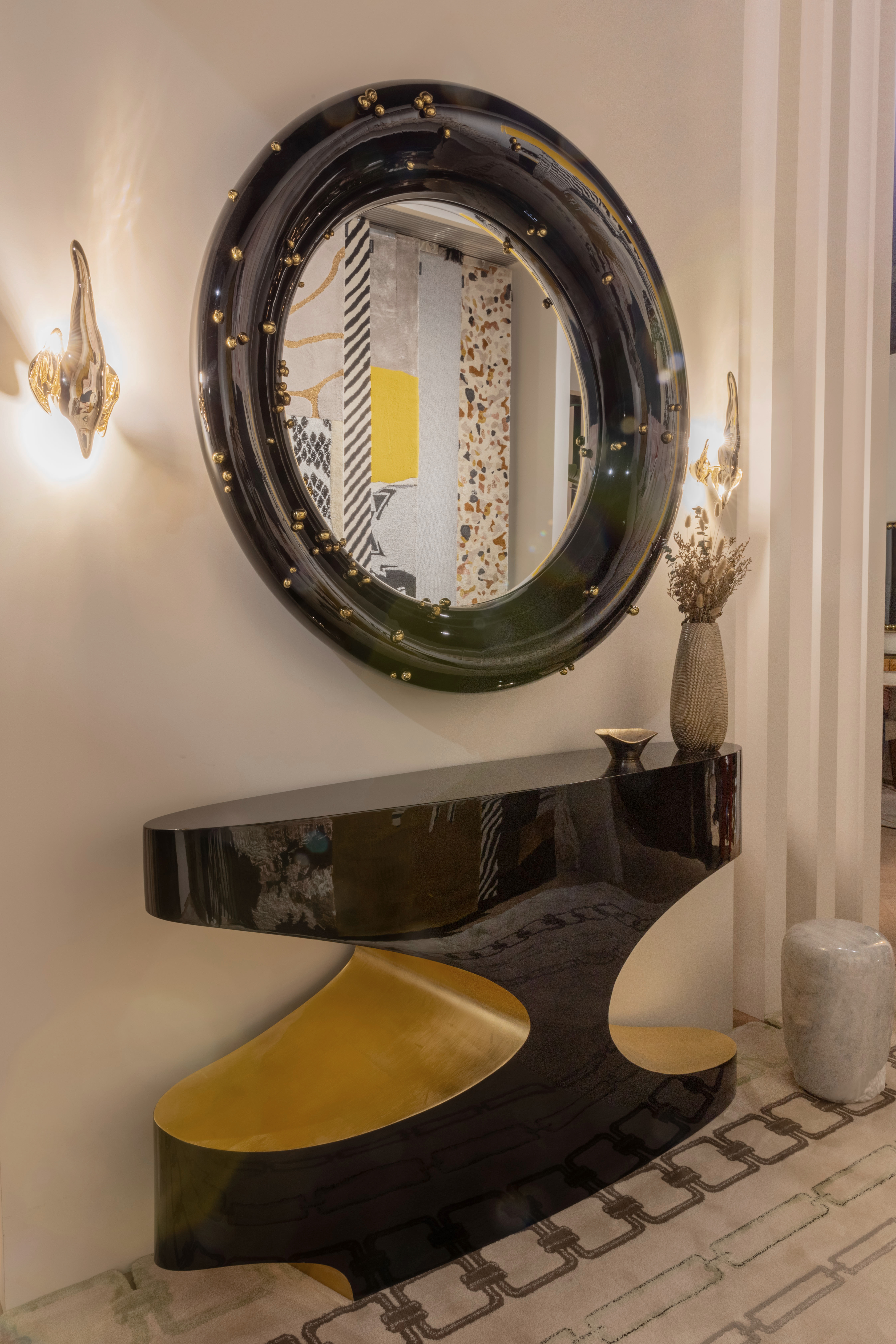 Bold Reflections: A Statement Entryway - Home'Society